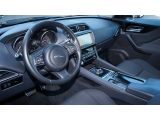 Jaguar F-Pace bei Reisemobile.expert - Abbildung (3 / 15)