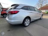 Opel Astra bei Reisemobile.expert - Abbildung (4 / 12)
