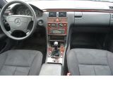 Mercedes-Benz E 230E -Klasse bei Reisemobile.expert - Abbildung (10 / 15)