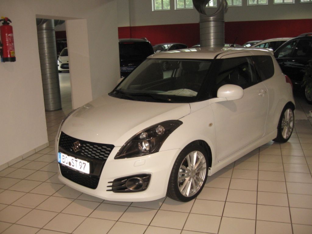 Suzuki Swift bei Reisemobile.expert - Hauptabbildung Suzuki Swift bei Reisemobile.expert - Hauptabbildung
