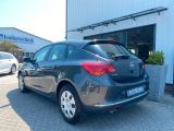 Opel Astra bei Reisemobile.expert - Abbildung (3 / 15)