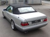 Mercedes-Benz E 220 Cabrio W124 Final Edition Automatik bei Reisemobile.expert - Abbildung (15 / 15)