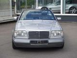 Mercedes-Benz E 220 Cabrio W124 Final Edition Automatik bei Reisemobile.expert - Abbildung (5 / 15)