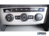 VW Passat bei Reisemobile.expert - Abbildung (13 / 15)