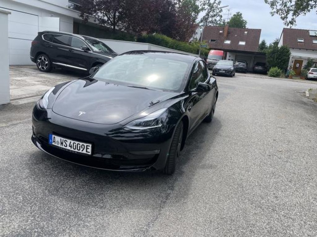 Tesla Model 3 bei Reisemobile.expert - Hauptabbildung