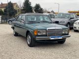 Mercedes-Benz 240 bei Reisemobile.expert - Abbildung (9 / 15)