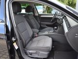 VW Passat bei Reisemobile.expert - Abbildung (6 / 15) VW Passat bei Reisemobile.expert - Abbildung (6 / 15)