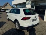 VW Tiguan bei Reisemobile.expert - Abbildung (14 / 15)