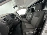 Opel Vivaro bei Reisemobile.expert - Abbildung (8 / 15)