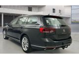 VW Passat bei Reisemobile.expert - Abbildung (3 / 9)