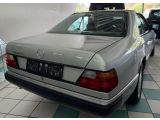 Mercedes-Benz 124 bei Reisemobile.expert - Abbildung (12 / 14)