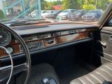 Mercedes-Benz 280 bei Reisemobile.expert - Abbildung (14 / 15)