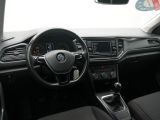 VW T-Roc bei Reisemobile.expert - Abbildung (4 / 12) VW T-Roc bei Reisemobile.expert - Abbildung (4 / 12)