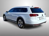 VW Passat bei Reisemobile.expert - Abbildung (3 / 15)