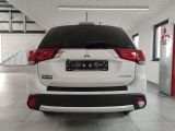 Mitsubishi Outlander bei Reisemobile.expert - Abbildung (3 / 13)