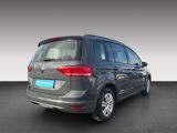 VW Touran bei Reisemobile.expert - Abbildung (4 / 15) VW Touran bei Reisemobile.expert - Abbildung (4 / 15)