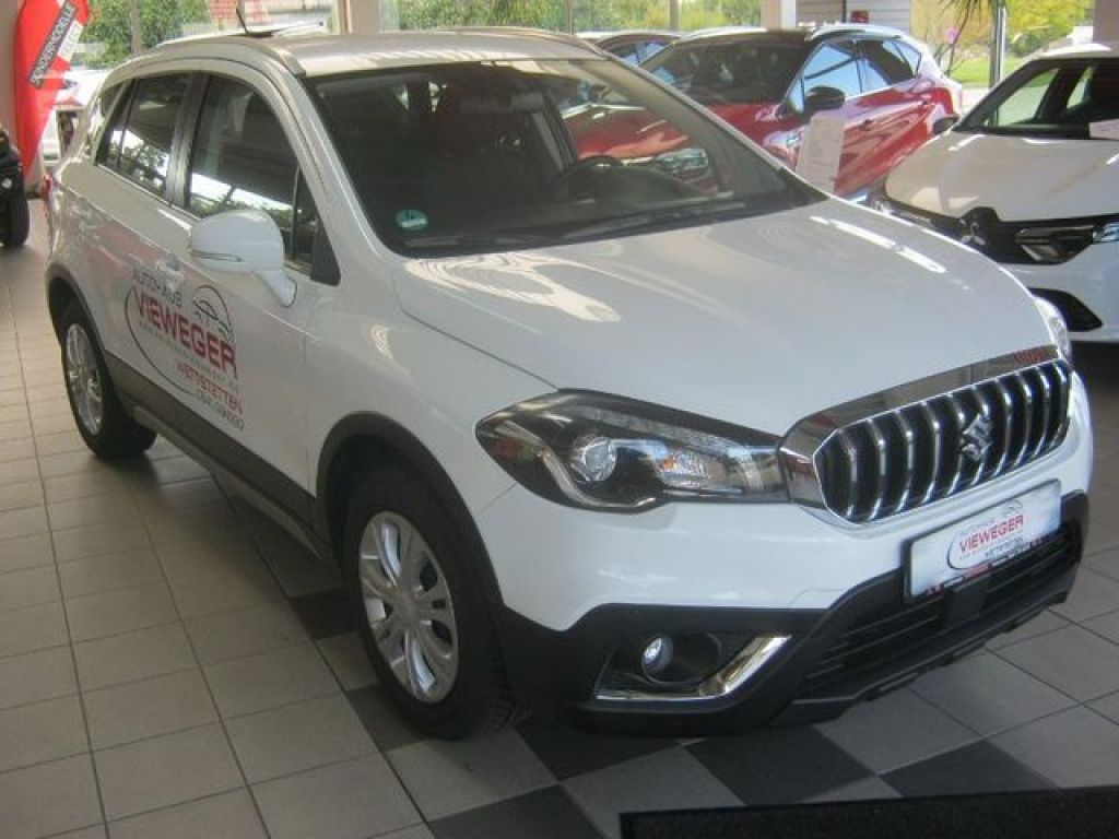 Suzuki S-Cross bei Reisemobile.expert - Hauptabbildung Suzuki S-Cross bei Reisemobile.expert - Hauptabbildung