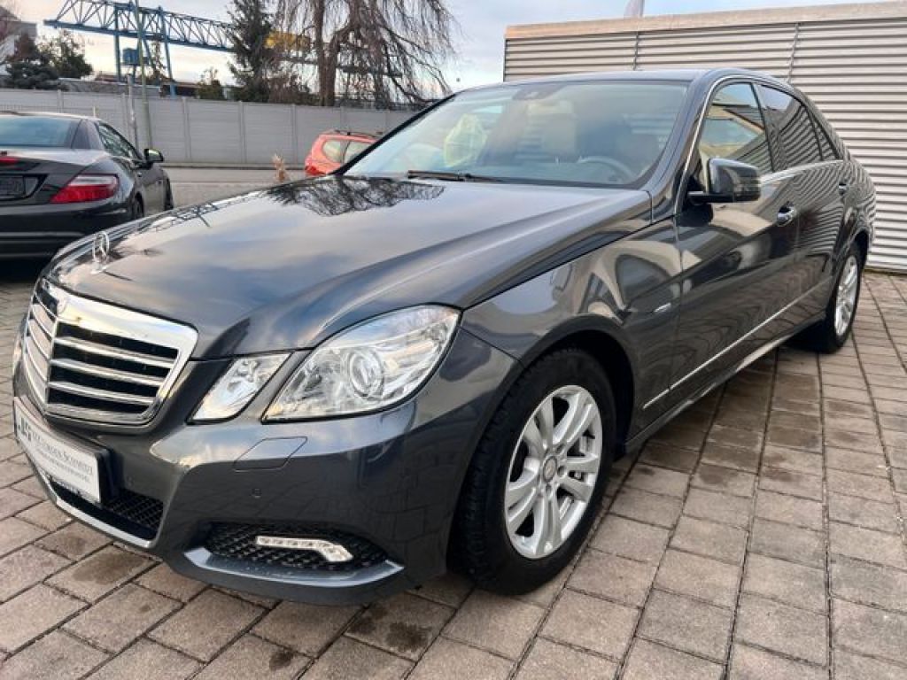 Mercedes-Benz E 250E CGI BlueEfficiency bei Reisemobile.expert - Hauptabbildung Mercedes-Benz E 250E CGI BlueEfficiency bei Reisemobile.expert - Hauptabbildung