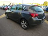 Opel Astra bei Reisemobile.expert - Abbildung (4 / 6)