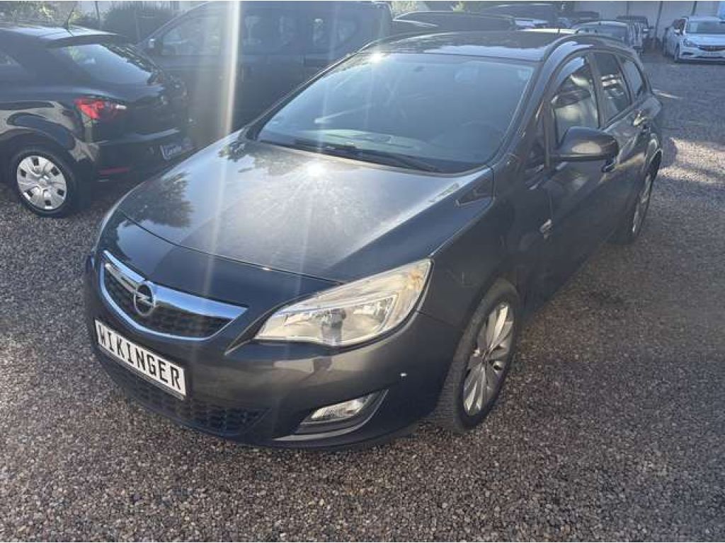 Opel Astra bei Reisemobile.expert - Hauptabbildung Opel Astra bei Reisemobile.expert - Hauptabbildung