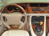 Jaguar XK8 bei Reisemobile.expert - Abbildung (12 / 15)