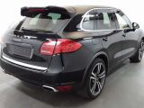 Porsche Cayenne bei Reisemobile.expert - Abbildung (4 / 15)