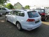 VW Golf bei Reisemobile.expert - Abbildung (2 / 10)