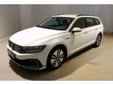 VW Passat bei Reisemobile.expert - Abbildung (2 / 15)